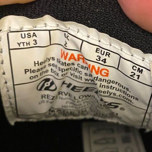 Youth Heelys – Black & Gray – Size 3 – New in Box - Picture 7 of 10